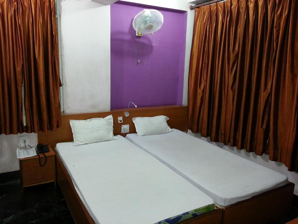 Hotel Marina Inn Dhanbād Rum bild